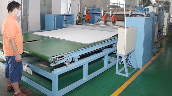 無膠棉生產廠家-表面平整，克重均勻