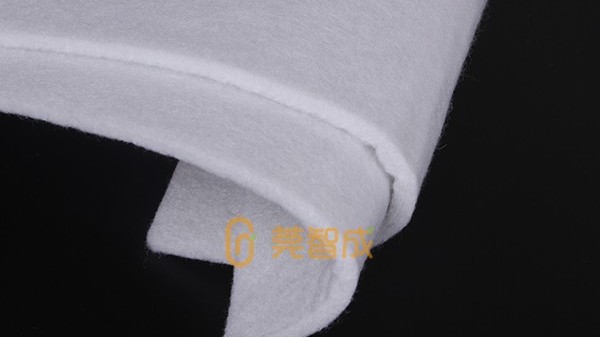 針刺毛氈和無紡布哪個(gè)好？