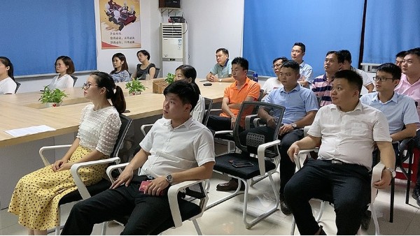 讀書使人明智-針刺棉廠家讀書會(huì)