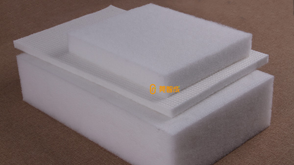 為愛車裝上吸音隔熱棉，讓駕駛環境更安靜舒適