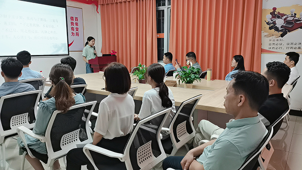 書(shū)香浸潤(rùn)心田-智成纖維183期讀書(shū)會(huì)